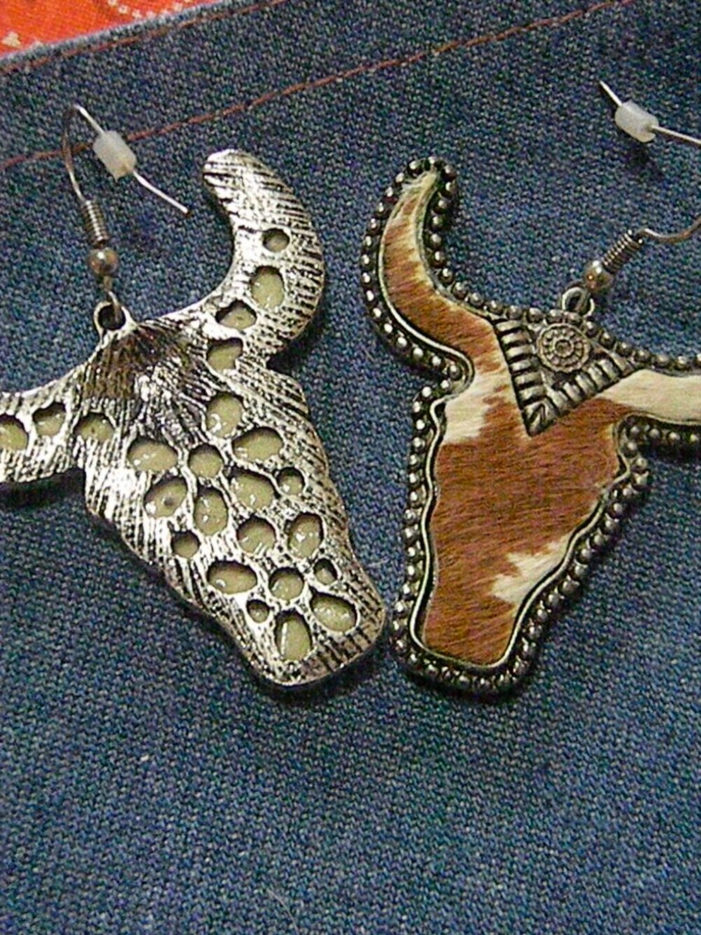 Western cow head earrings, 1.75 x 1.5in - Picture 3 of 3
